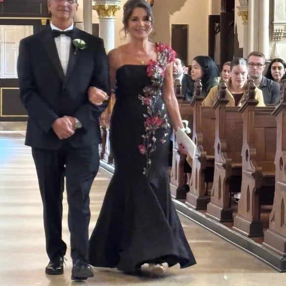 Mac Duggal Black evening gown - Picture 2 of 2